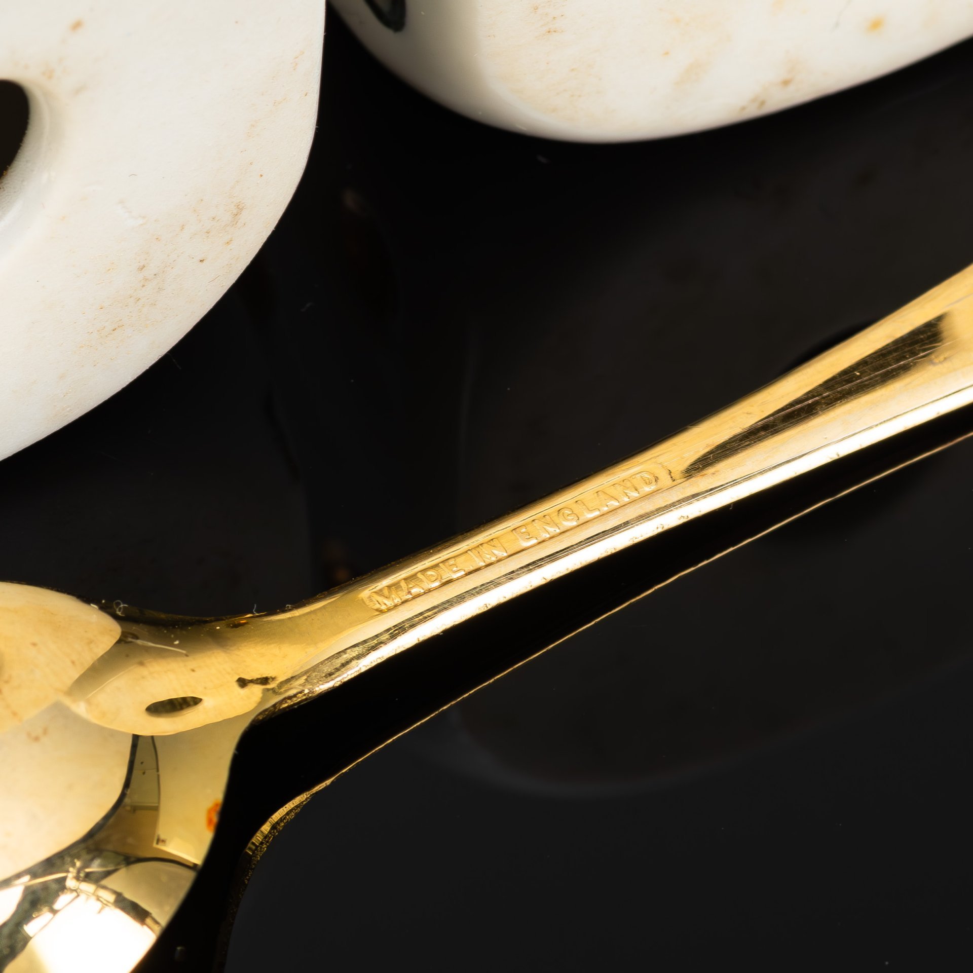 Набор для завтрака (пашотницы) "Игральные кости" в футляре, фарфор, золочение, сплав металлов, Европа, 1970-1990 гг.