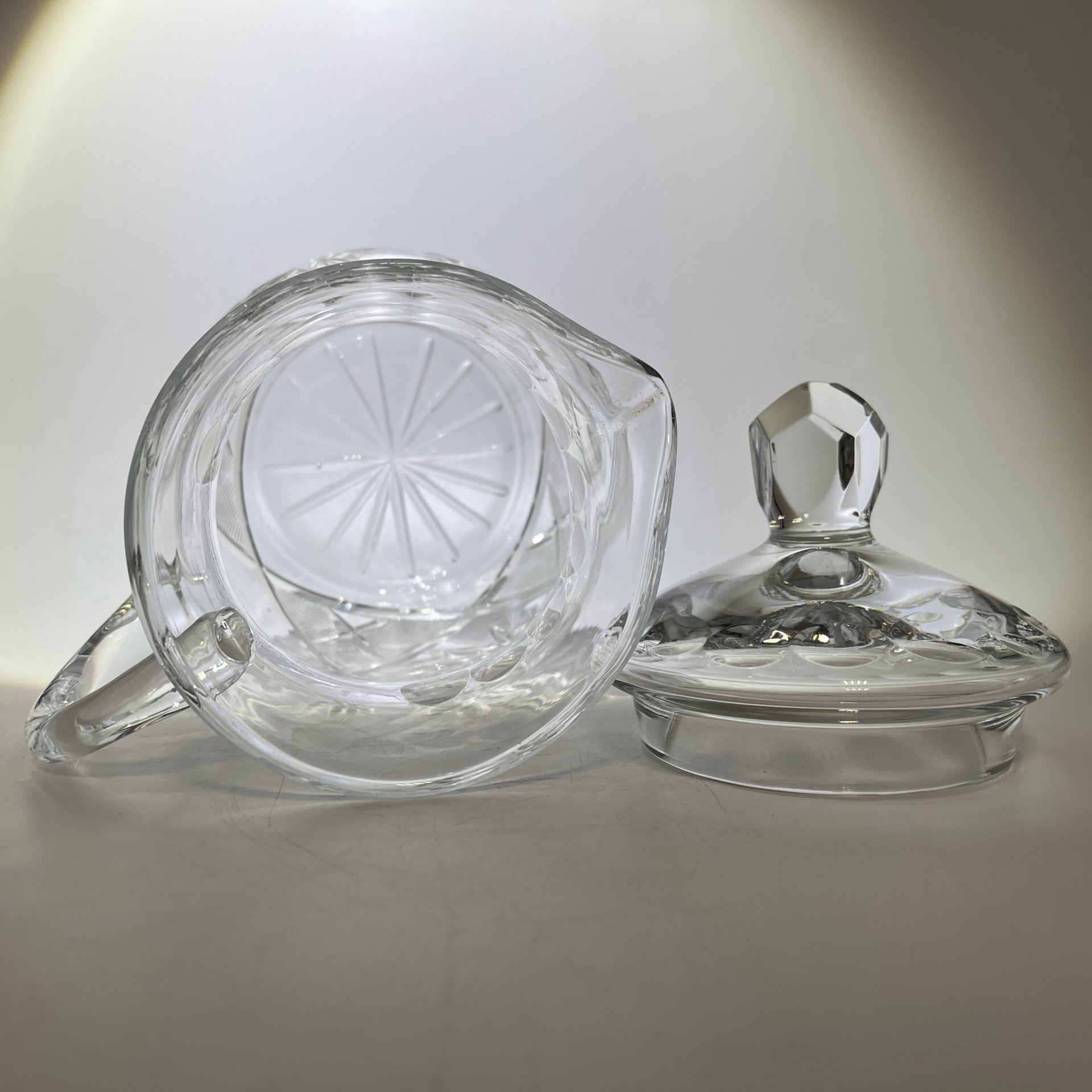 Кувшин с крышкой, хрусталь, Стеклозавод «Неман», Беларусь, 2015-2025 гг., Стеклозавод «Неман»