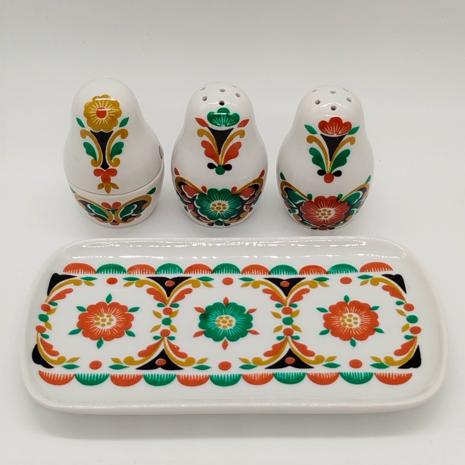 Набор для специй "Матрёшки" на подносе (перечница, солонка, горчичница), Дмитровский фарфоровый завод (ДФЗ Вербилки)