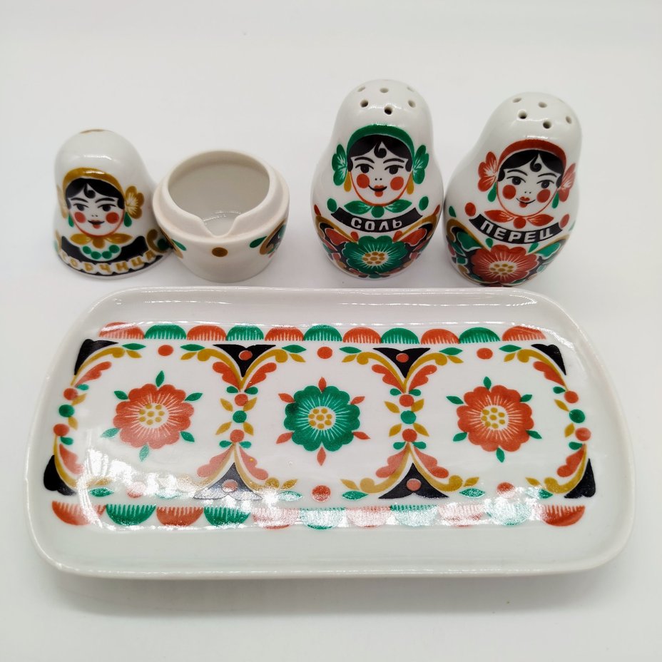 Набор для специй "Матрёшки" на подносе (перечница, солонка, горчичница), Дмитровский фарфоровый завод (ДФЗ Вербилки)