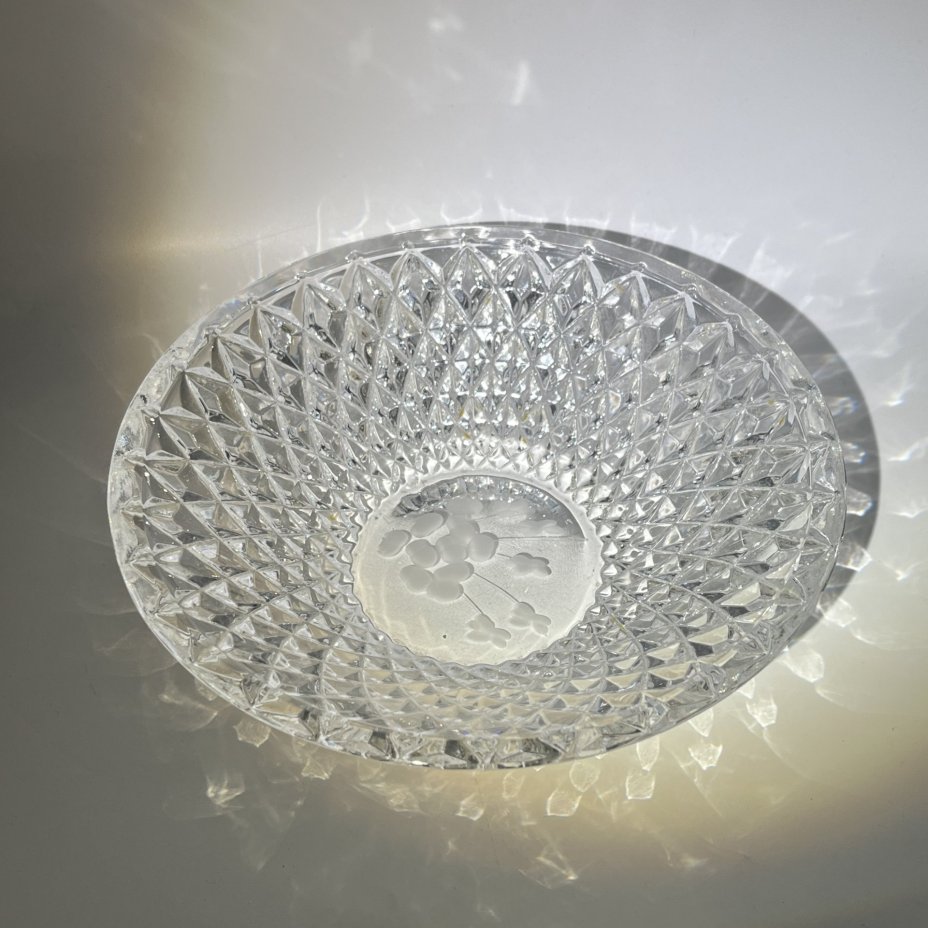 Салатник с резным геометрическим декором