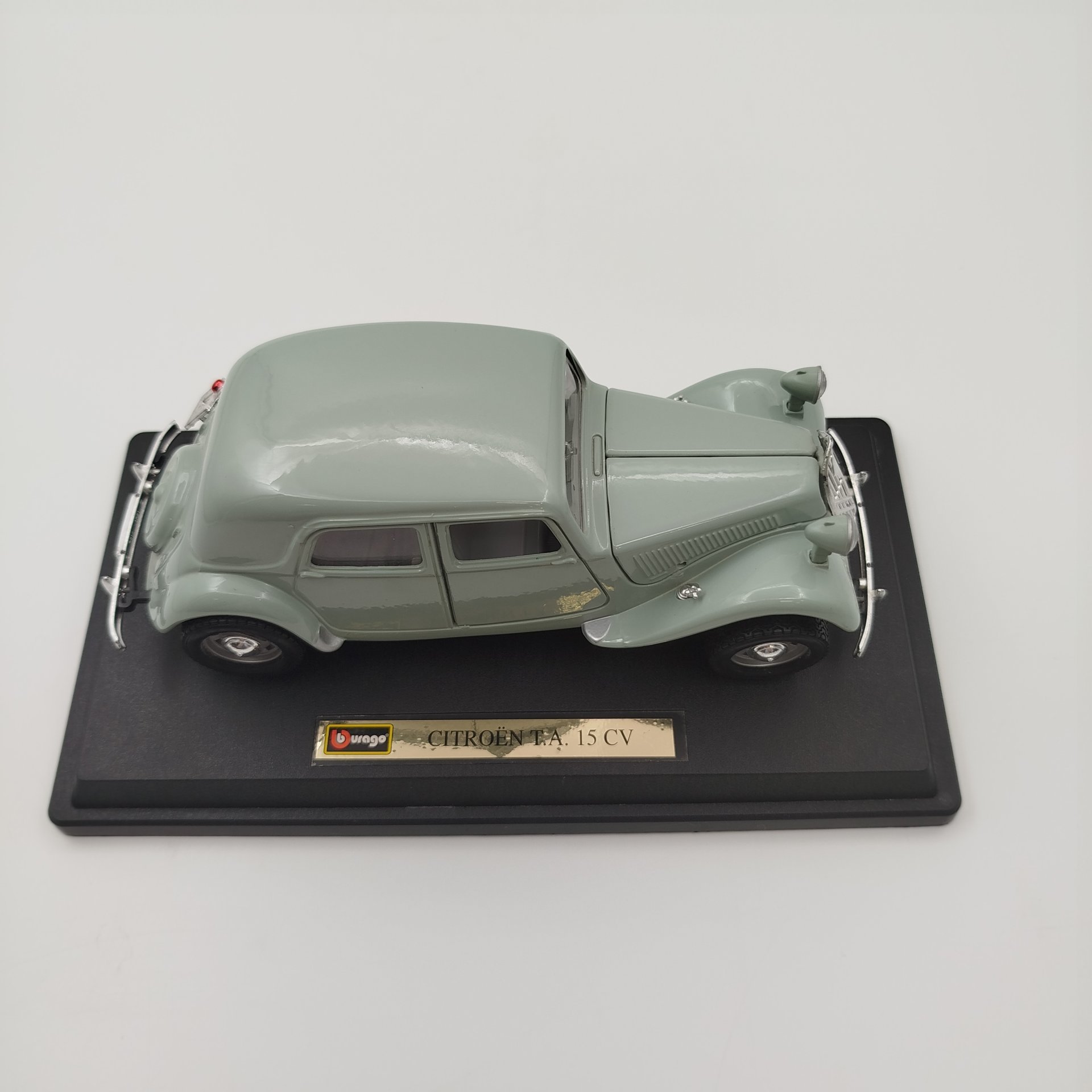 Модель машины Citroen 15cv TA (1938), в масштабе 1:24, Burago, металл, пластик, Италия, 1980-1990 гг.