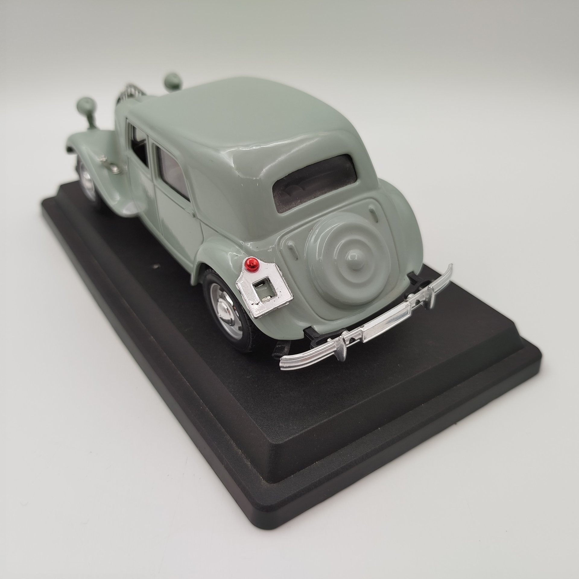Модель машины Citroen 15cv TA (1938), в масштабе 1:24, Burago, металл, пластик, Италия, 1980-1990 гг.