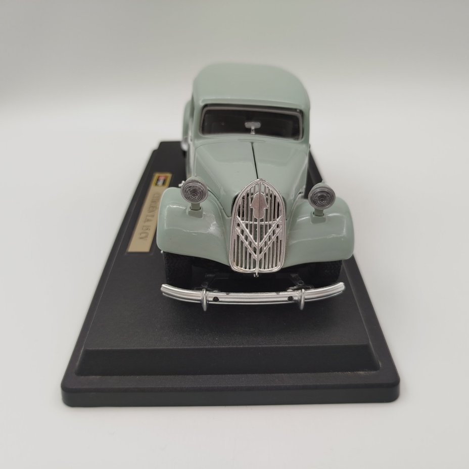 Модель машины Citroen 15cv TA (1938), в масштабе 1:24, Burago, металл, пластик, Италия, 1980-1990 гг.