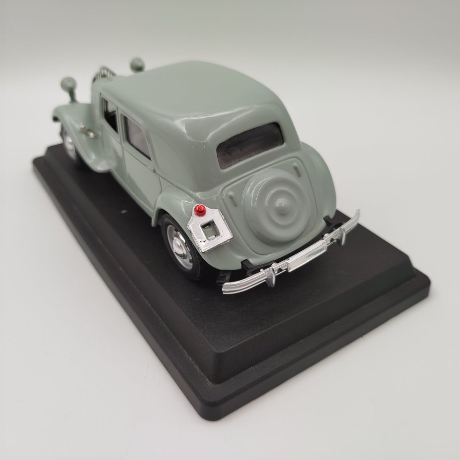 Модель машины Citroen 15cv TA (1938), в масштабе 1:24, Burago, металл, пластик, Италия, 1980-1990 гг.