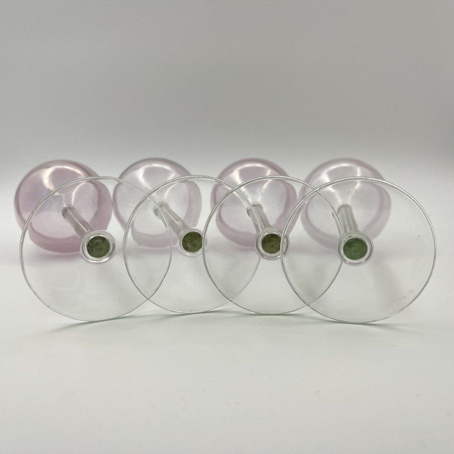 Набор винных бокалов розового оттенка на 4 персоны, цветное стекло, люстр, Калининский стекольный завод «Тверис», СССР, 1970-1990 гг.