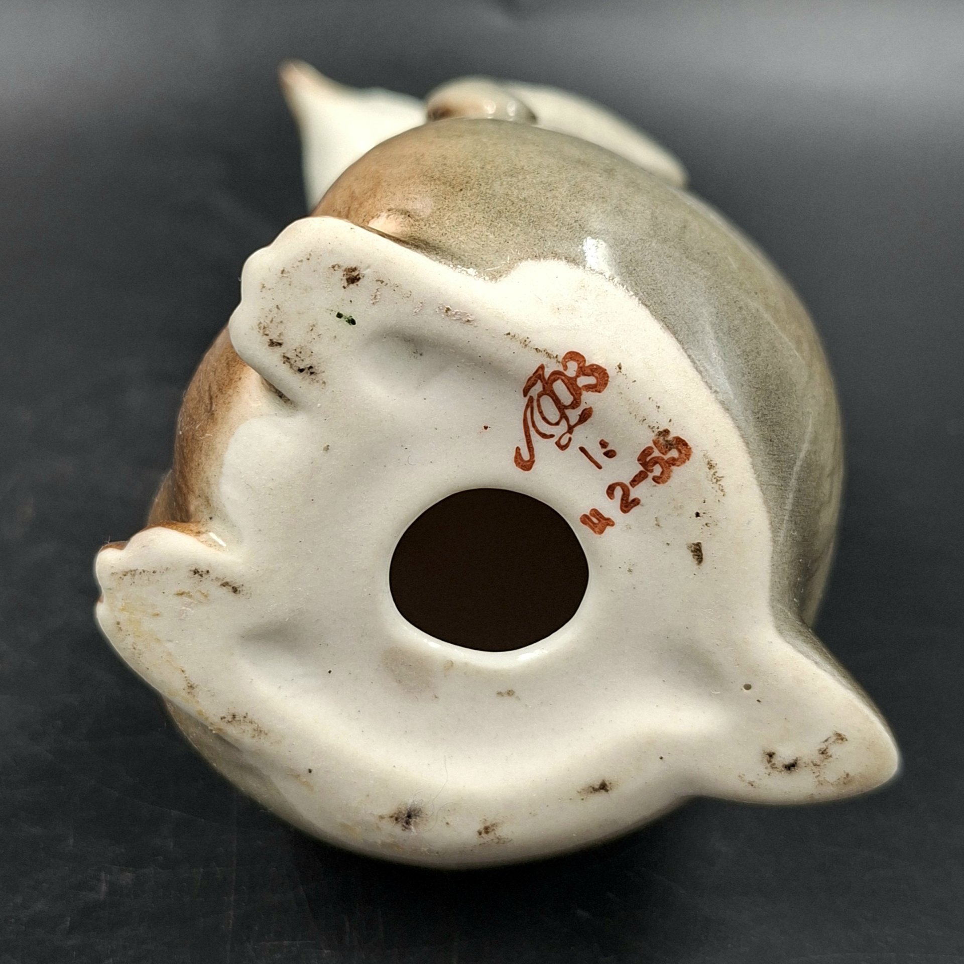 Статуэтка "Пингвин", скульптор П.П. Веселов, фарфор, роспись, аэрография, Ленинградский фарфоровый завод (ЛФЗ), СССР, 1970-1992 гг.