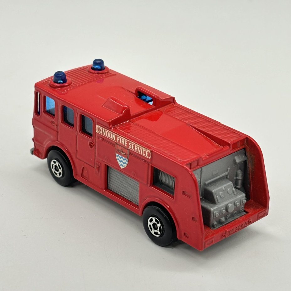 Модель машины (игрушка) "Merryweather fire engine" в оригинальной коробке, Matchbox, пластик, металл, Великобритания, 1969 г.