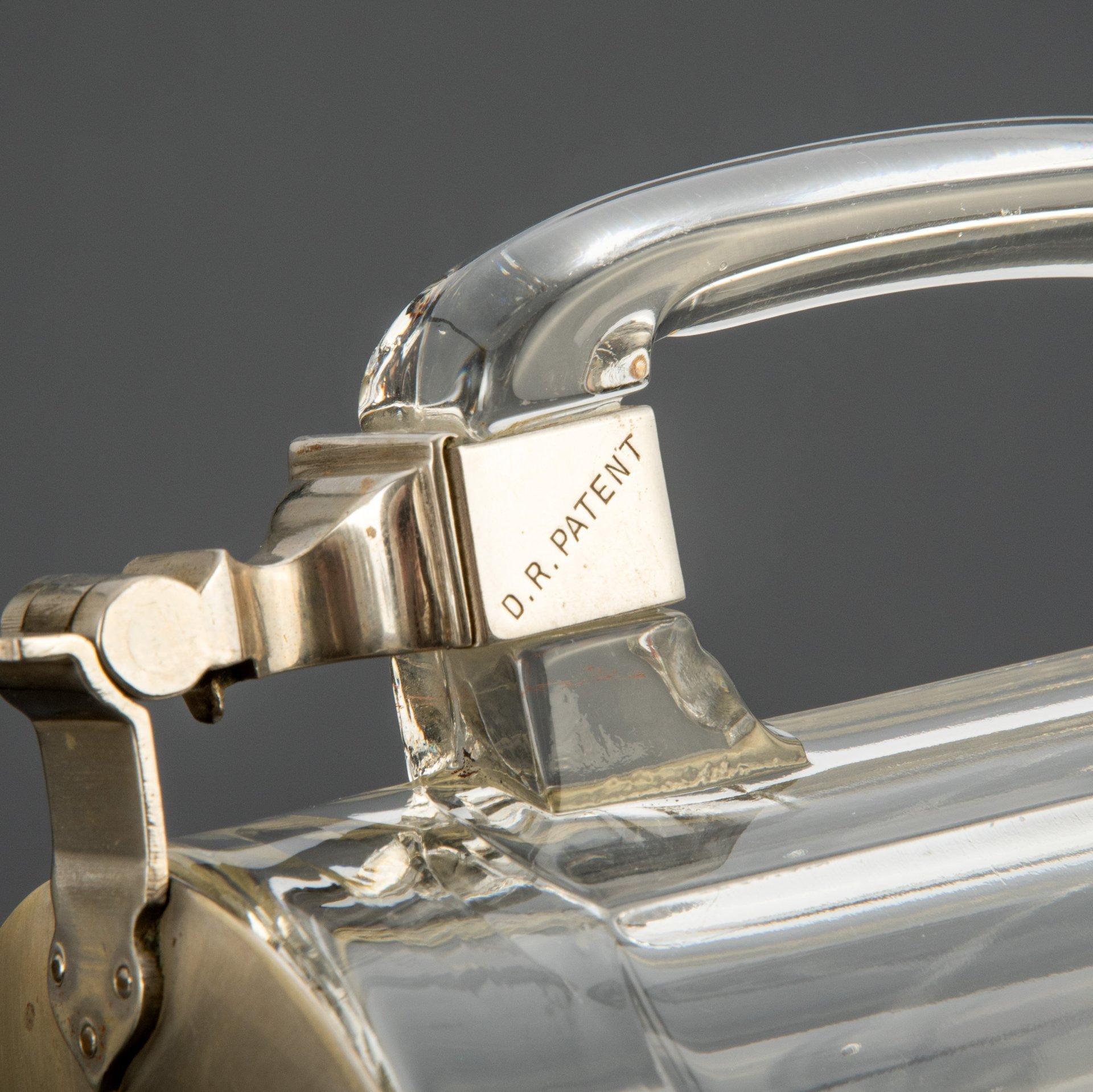 Винтажная пивная кружка с крышкой DRP (Deutsches Reichs Patent.)339964, лаконичной формы