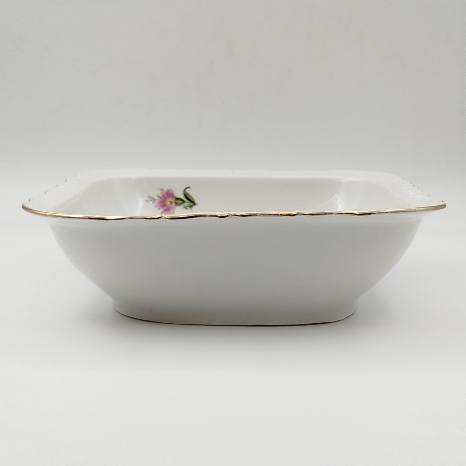 Салатник квадратной формы с декором в виде полевых цветов, фарфор, деколь, золочение, Kahla, ГДР, 1960-1990 гг.