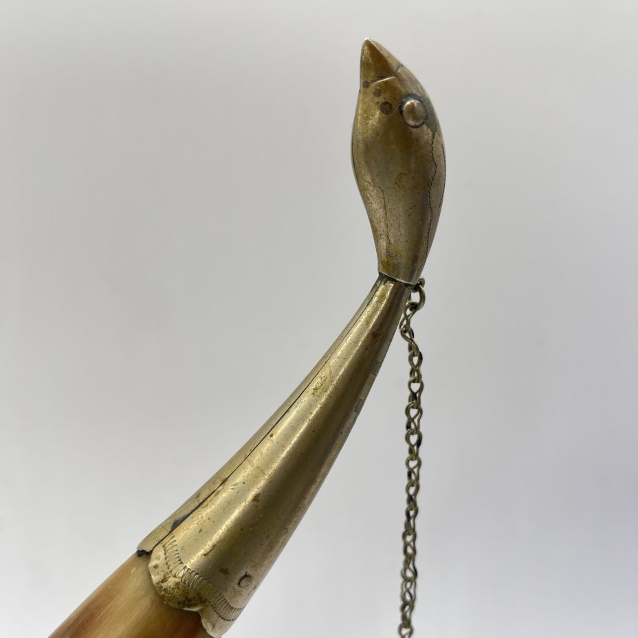 Рог изобилия (кубок для вина) с фигурным навершием и памятной надписью