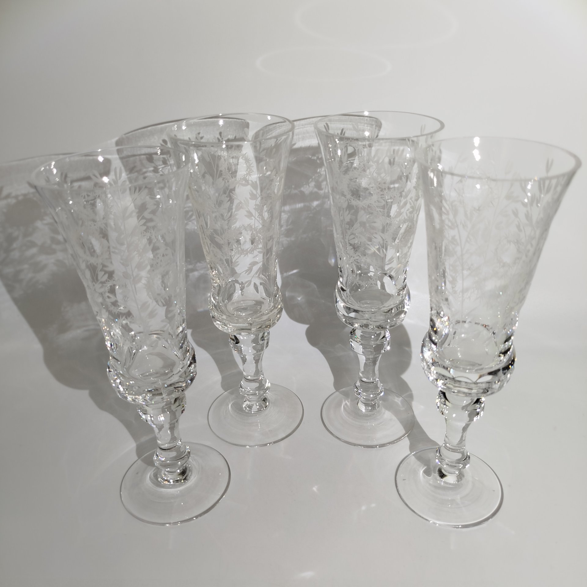 Набор из четырех фужеров "Нектар", автор Смирнова Л.Д., хрусталь, гравировка, Ленинградский завод художественного стекла (ЛЗХС), СССР, 1970-1980 гг.