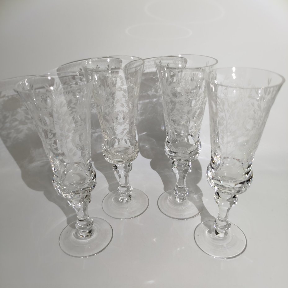 Набор из четырех фужеров "Нектар", автор Смирнова Л.Д., хрусталь, гравировка, Ленинградский завод художественного стекла (ЛЗХС), СССР, 1970-1980 гг.