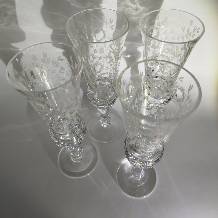 Набор из четырех фужеров "Нектар", автор Смирнова Л.Д., хрусталь, гравировка, Ленинградский завод художественного стекла (ЛЗХС), СССР, 1970-1980 гг.