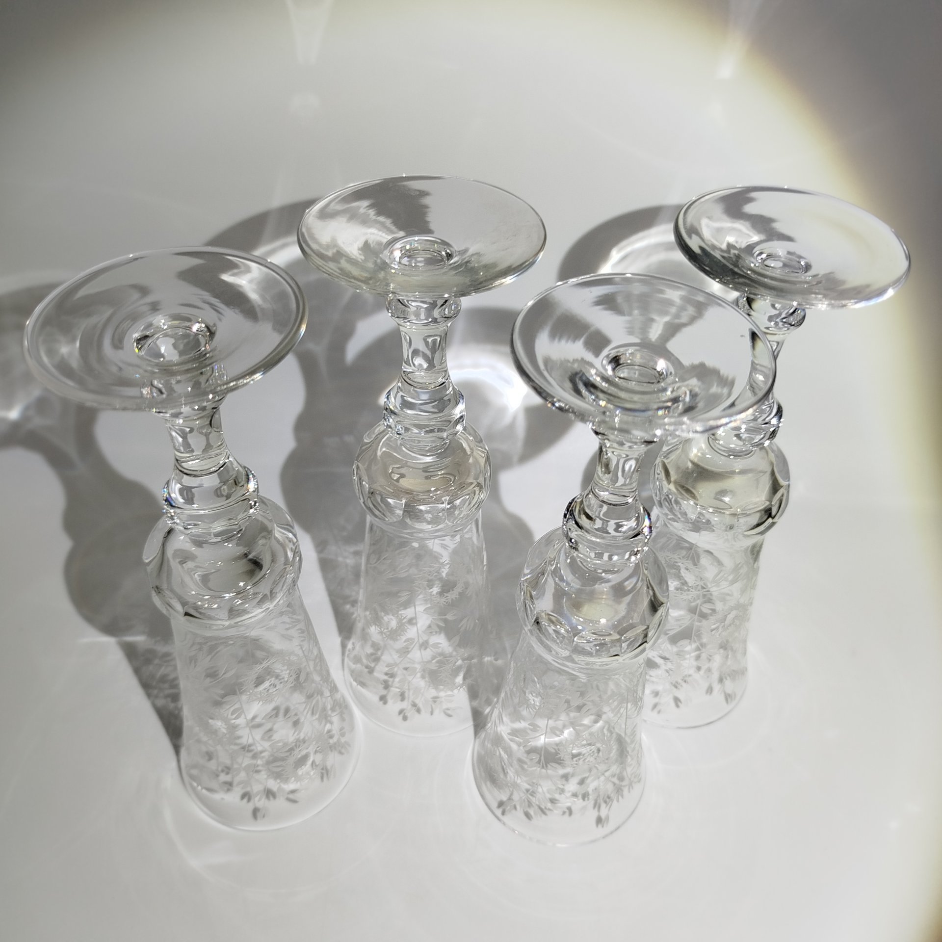 Набор из четырех фужеров "Нектар", автор Смирнова Л.Д., хрусталь, гравировка, Ленинградский завод художественного стекла (ЛЗХС), СССР, 1970-1980 гг.