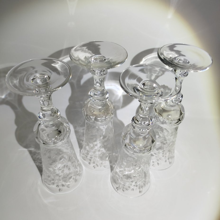 Набор из четырех фужеров "Нектар", автор Смирнова Л.Д., хрусталь, гравировка, Ленинградский завод художественного стекла (ЛЗХС), СССР, 1970-1980 гг.