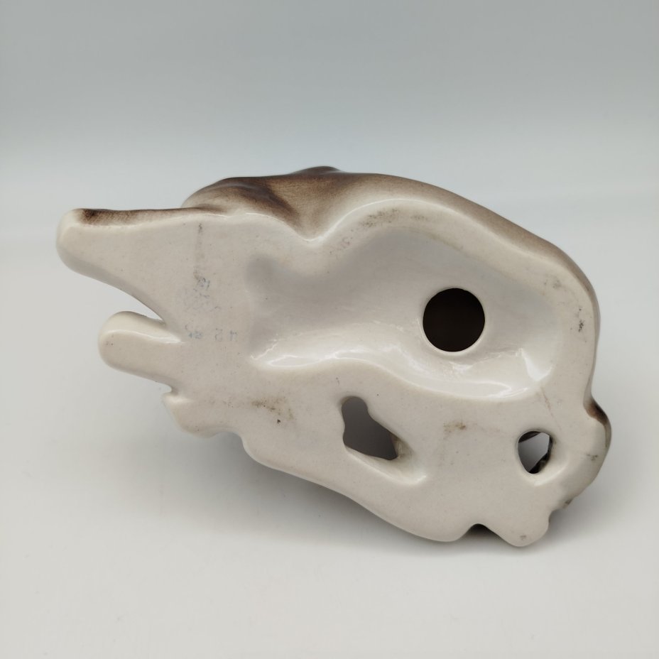 Статуэтка "Жеребенок лежащий", скульптор Б.Я. Воробьев, автор росписи В.М. Жбанов, фарфор, аэрография, Ленинградский фарфоровый завод (ЛФЗ), СССР, 1970-1991 гг.