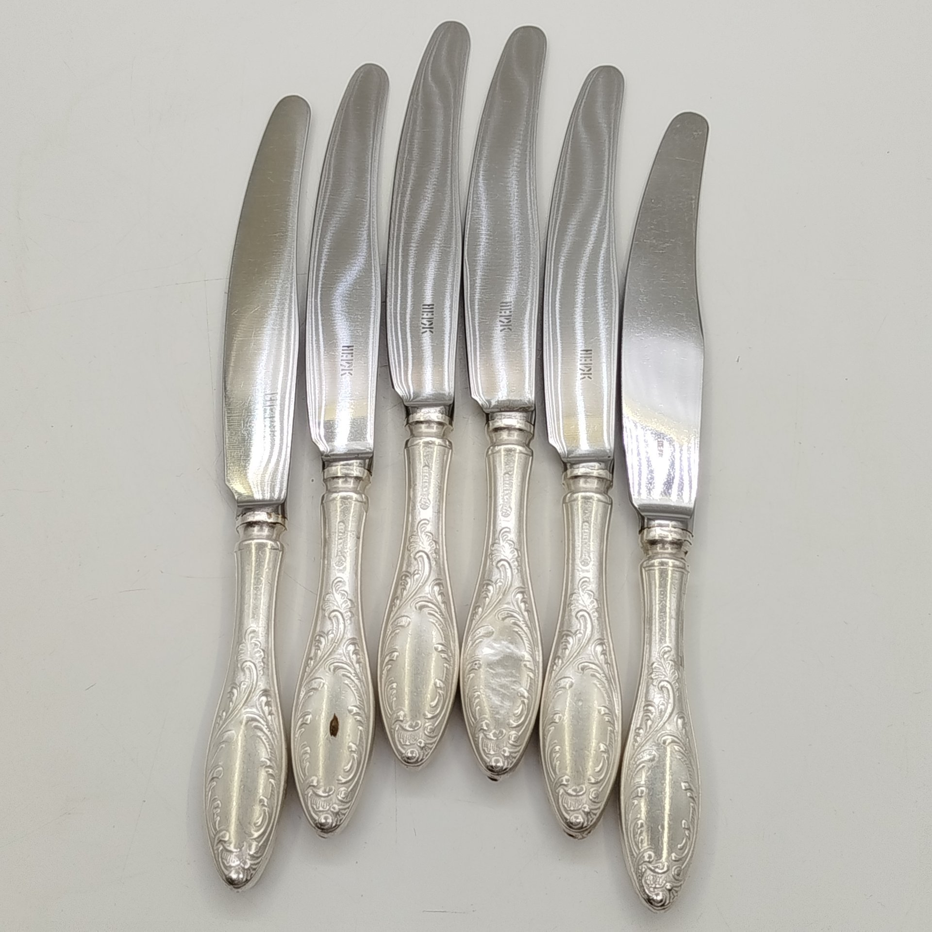 Набор из шести столовых ножей "Пламя", мНЦ (медь-никель-цинк), сталь, Кольчугинский завод цветных металлов, СССР, 1960-1980 гг.