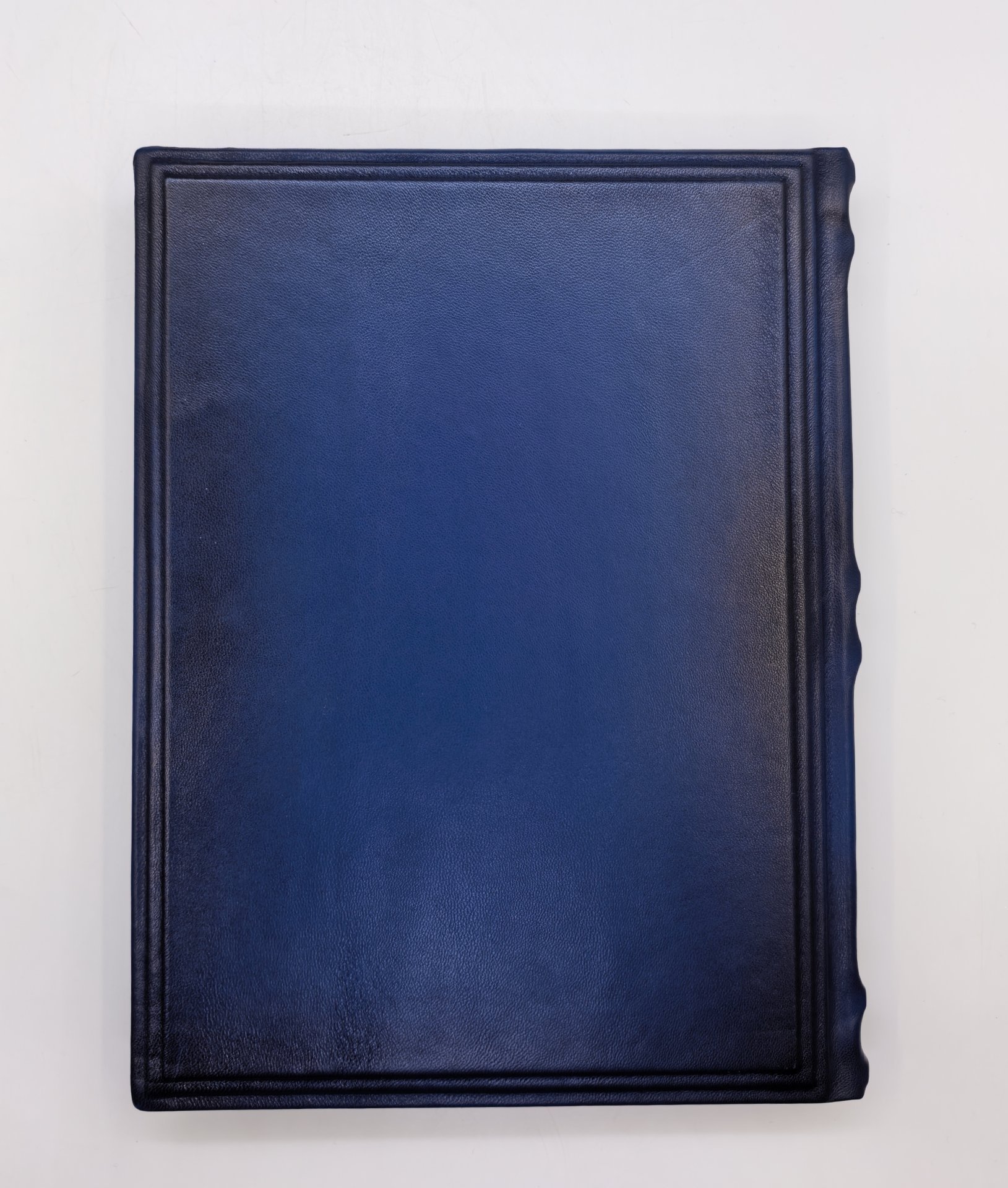 Книга Ларин-Подольский И.А. "Юбилейные и памятные монеты мира" подарочное издание, кожаный переплет, авторская ручная работа, другой, Российская Федерация