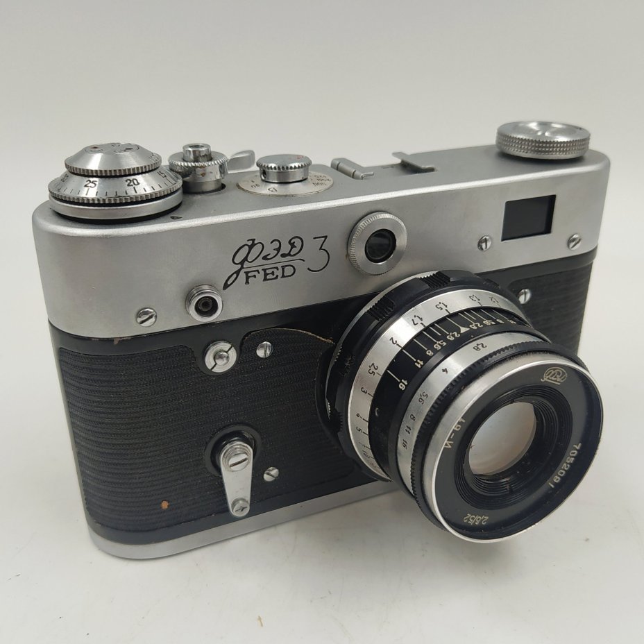 Фотоаппарат "ФЭД-3" с объективом "Индустар-61 Л/Д" в оригинальном кофре, металл, стекло, кожа, Харьковский машиностроительный завод им. Дзержинского (ФЭД), СССР, 1961-1983 гг.