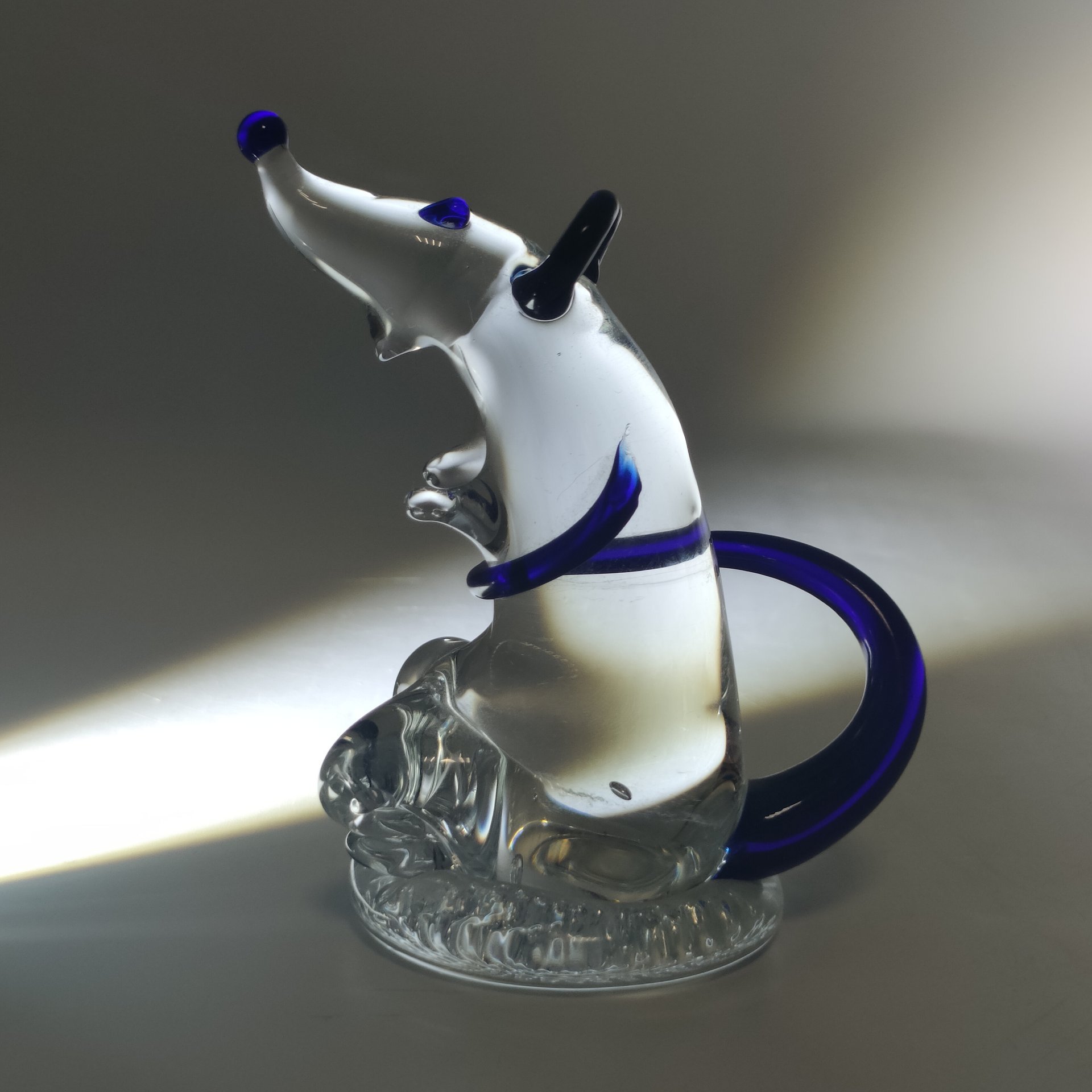 Статуэтка "Крыса", стекло, гутная техника, Российская Федерация, 1990-2010 гг.