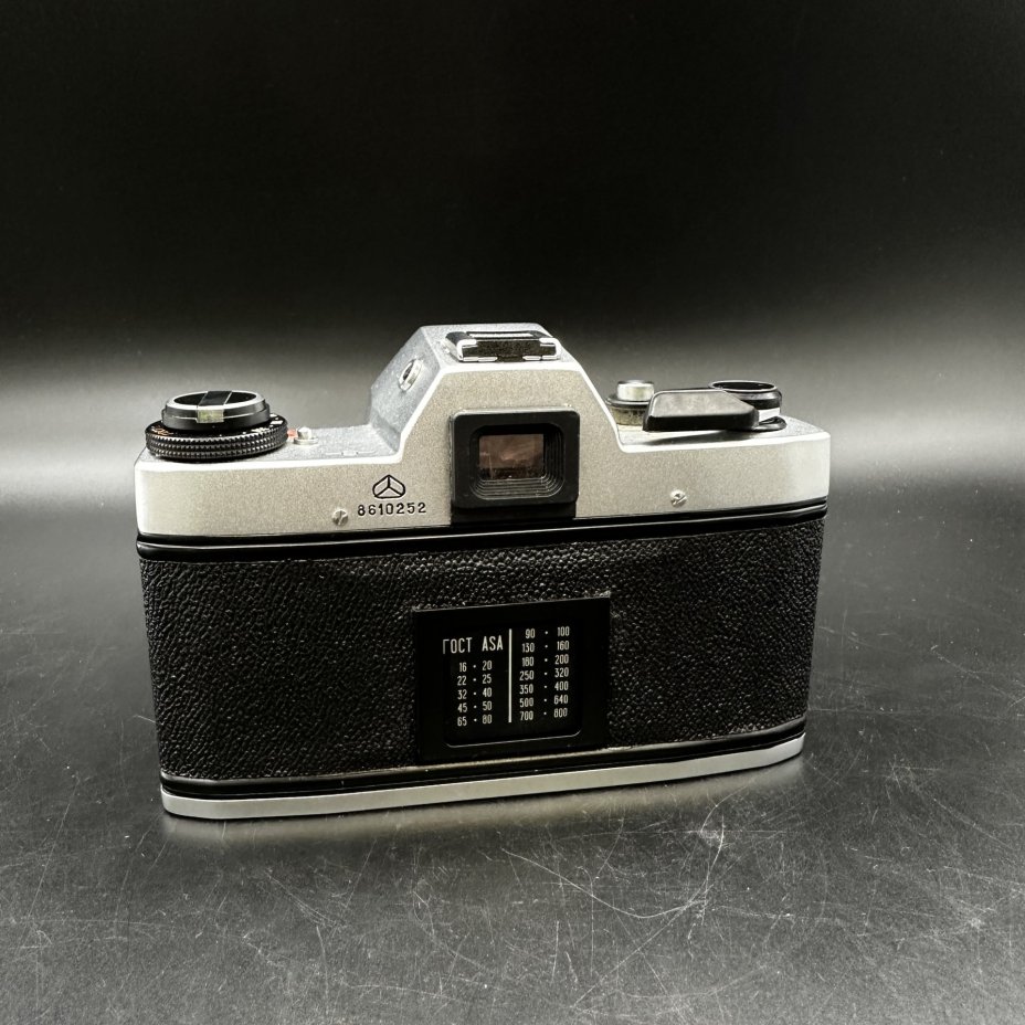 Фотоаппарат не рабочий "Киев-19" с объективом "Гелиос 81 Н", Киевский завод «Арсенал»