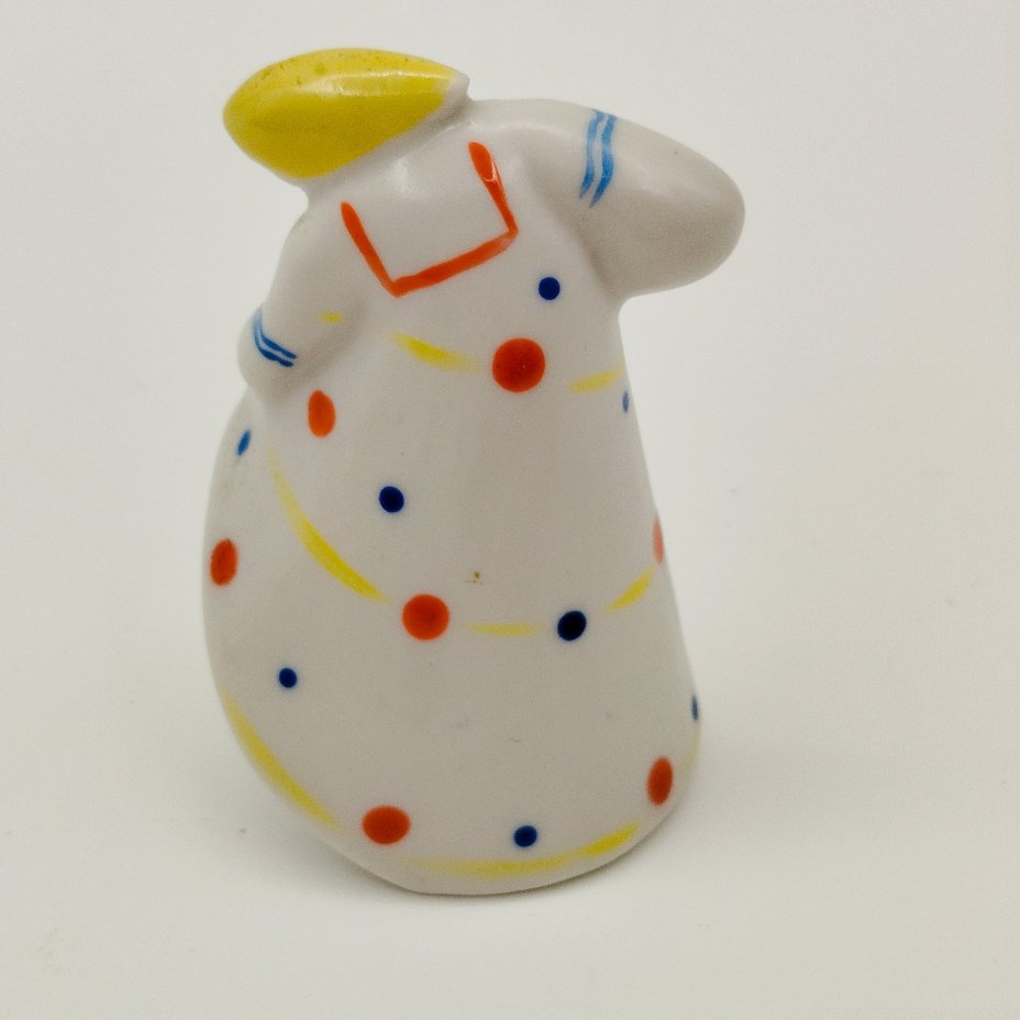 Статуэтка "Плясунья" из композиции "Хоровод", фарфор, роспись, Краснодарский фарфорово-фаянсовый завод «Чайка», СССР, 1960-1992 гг.