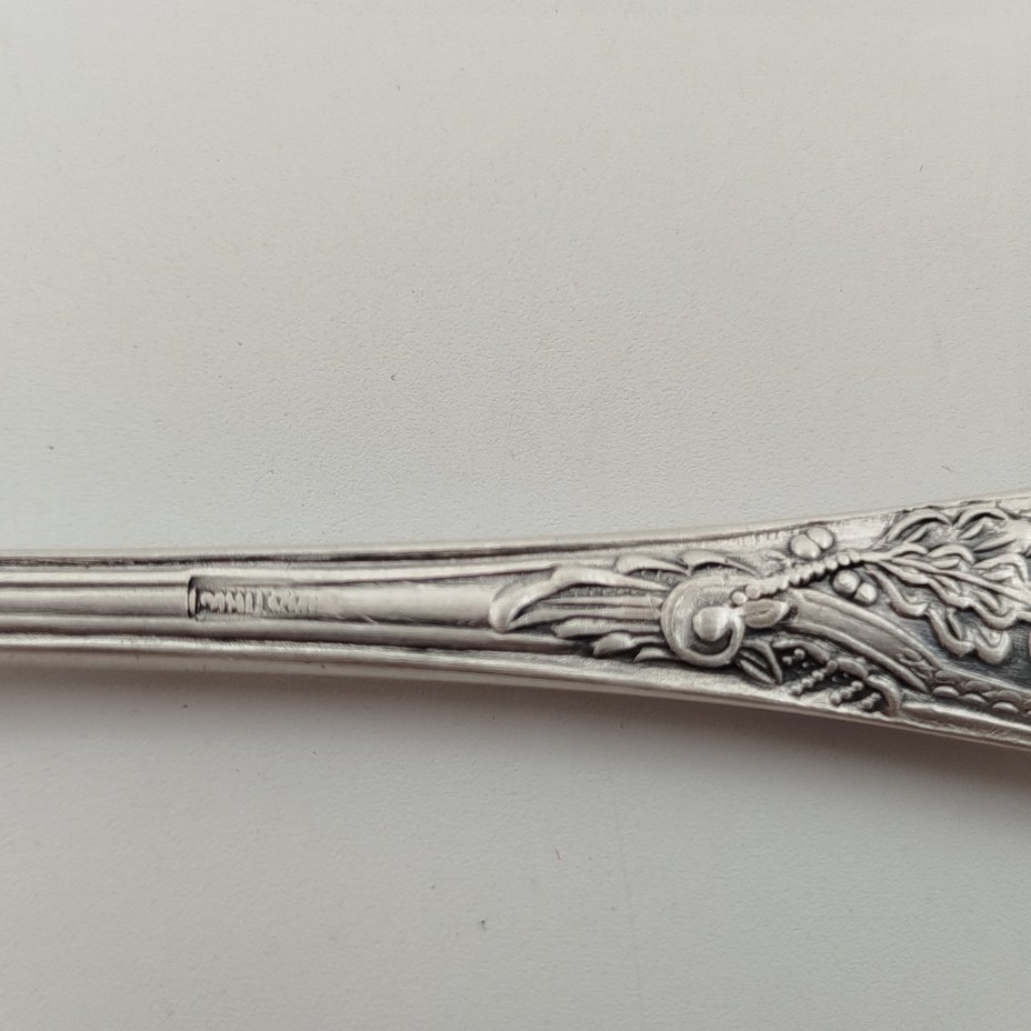 Ложка для икры с черпаком в виде раковины, мНЦ (медь-никель-цинк), Киевский завод столовых приборов и посуды им. Дзержинского (ЗiД, ЗиД), СССР, 1960-1980 гг.