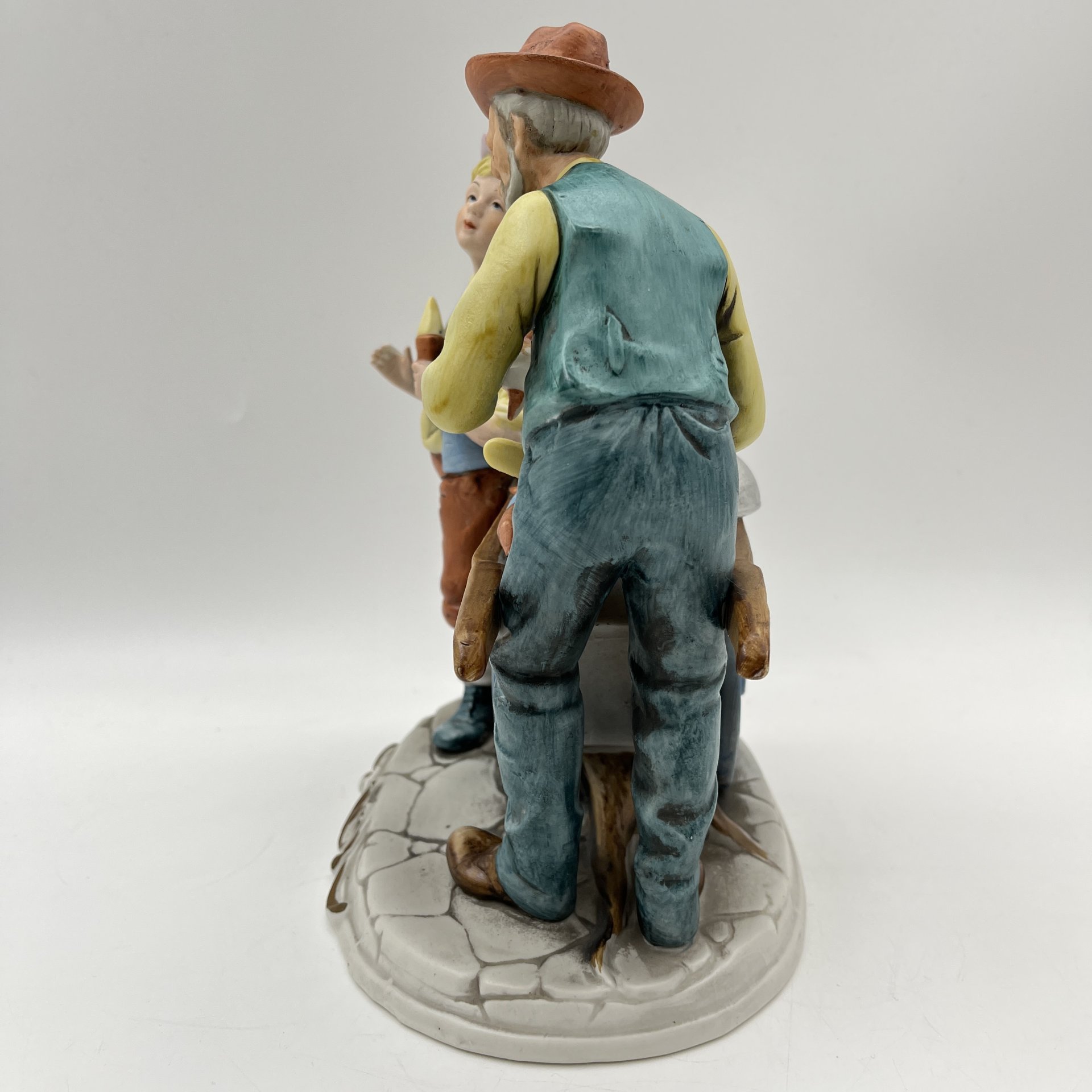 Статуэтка "Продавец мороженного", бисквит, роспись, Западная Европа, 1970-1990 гг.