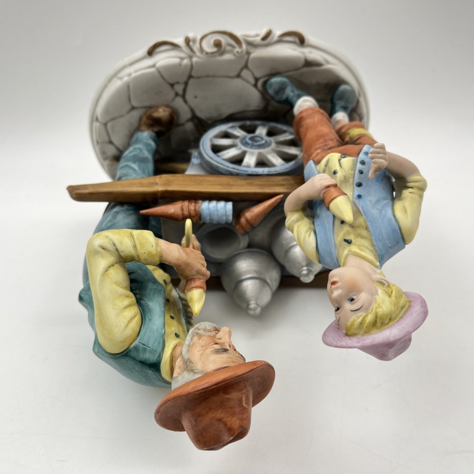 Статуэтка "Продавец мороженного"