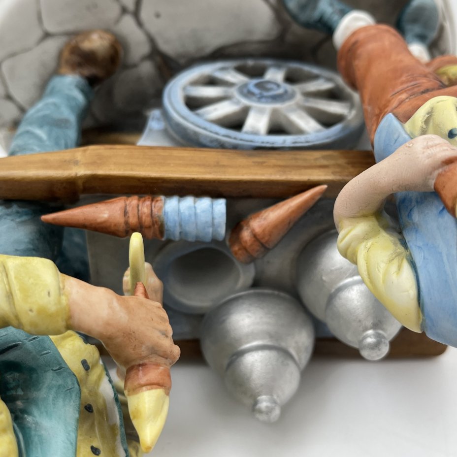 Статуэтка "Продавец мороженного"