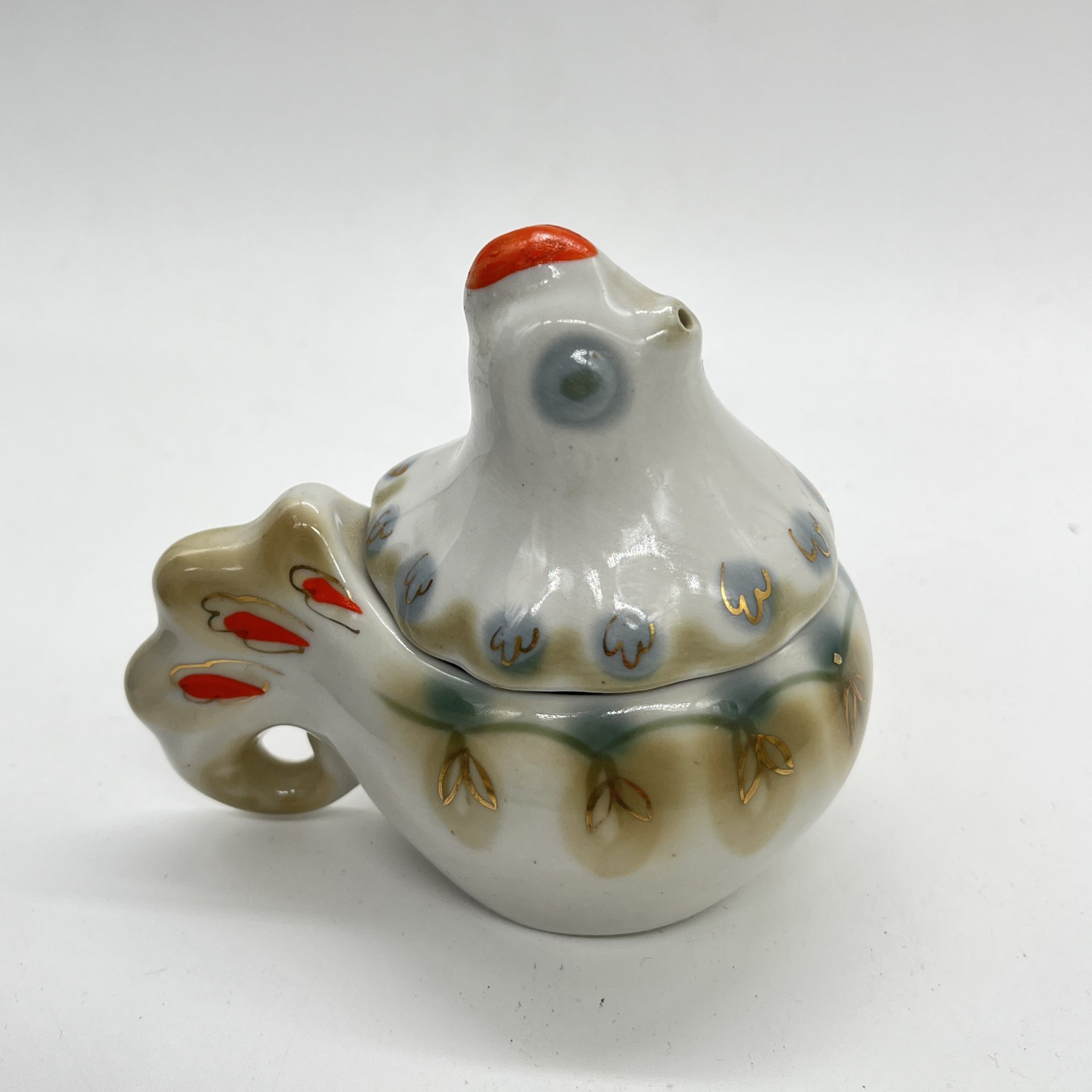 Солонка "Курочка", фарфор, роспись, золочение, Полонский завод художественной керамики (Полонное ЗХК), СССР, 1973-1991 гг.