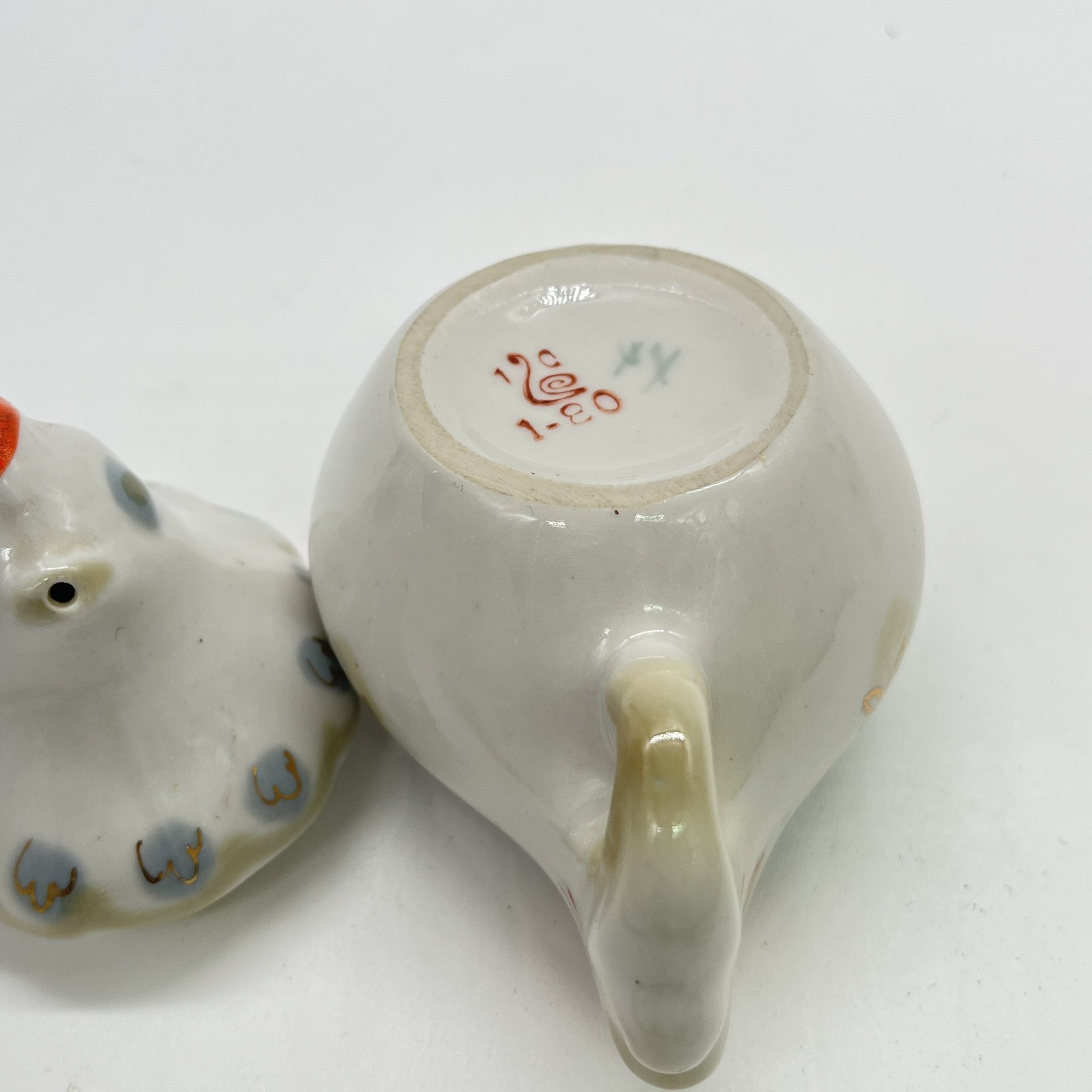 Солонка "Курочка", фарфор, роспись, золочение, Полонский завод художественной керамики (Полонное ЗХК), СССР, 1973-1991 гг.