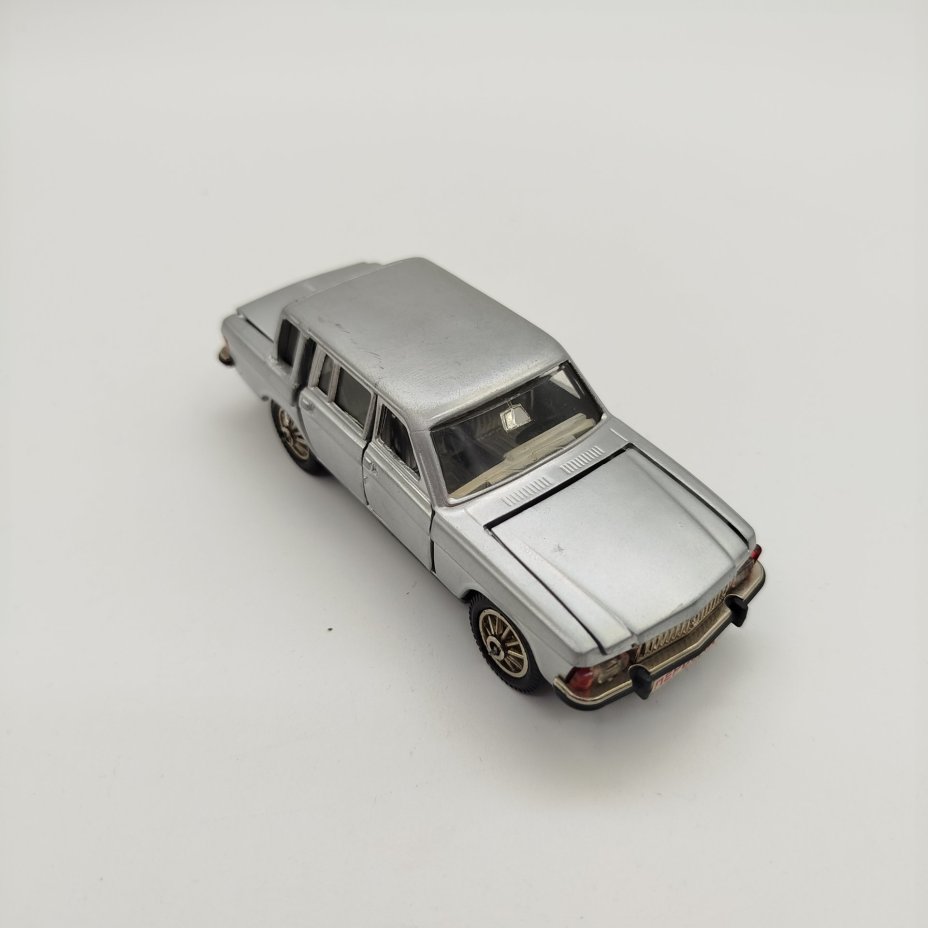 Модель автомобиля "Волга ГАЗ-24", масштаб 1:43, металл, пластик, СССР, 1970-1980 гг.