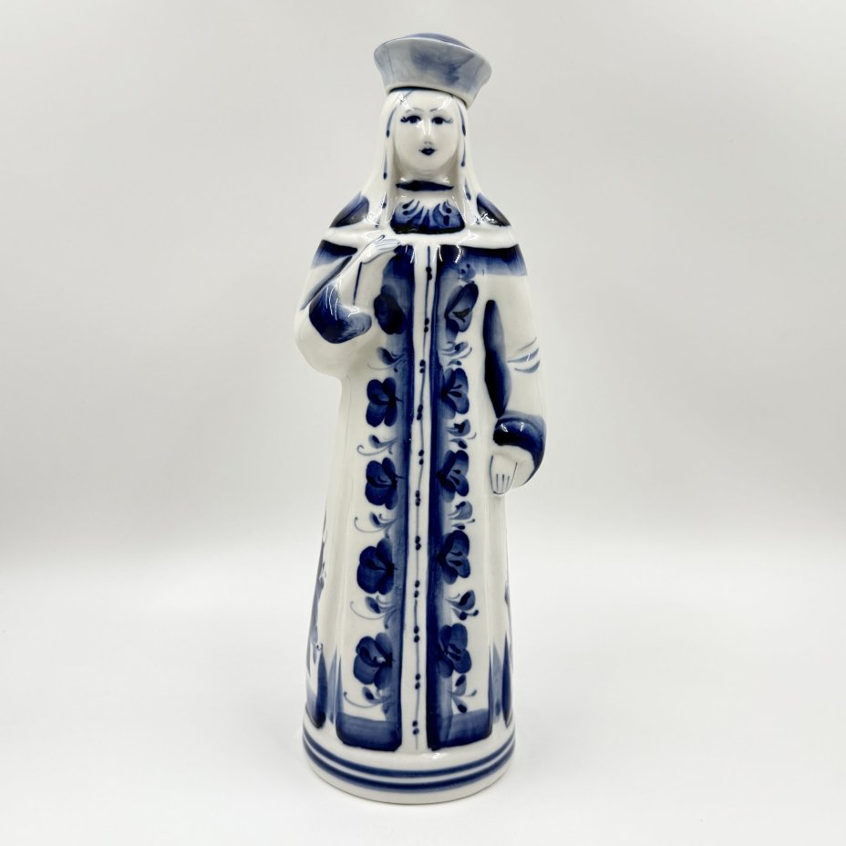 Штоф "Царица", фарфор, роспись, Гжельский фарфоровый завод, Россия, 2000-2010 гг., Гжельский фарфоровый завод