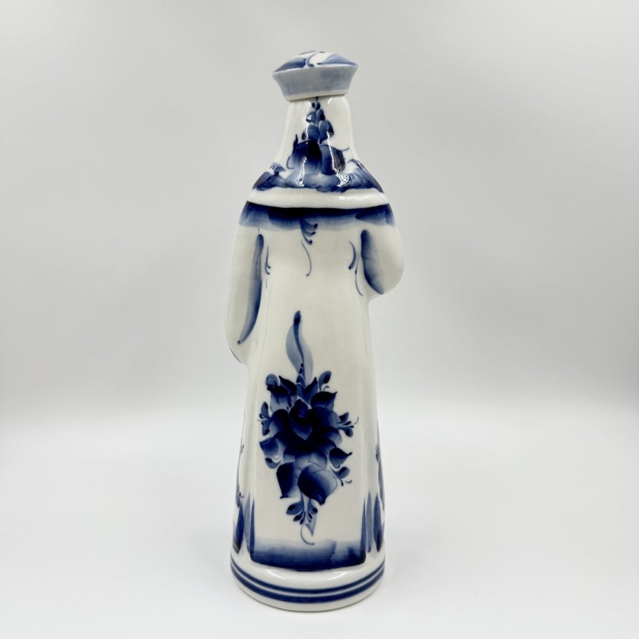 Штоф "Царица", фарфор, роспись, Гжельский фарфоровый завод, Россия, 2000-2010 гг., Гжельский фарфоровый завод
