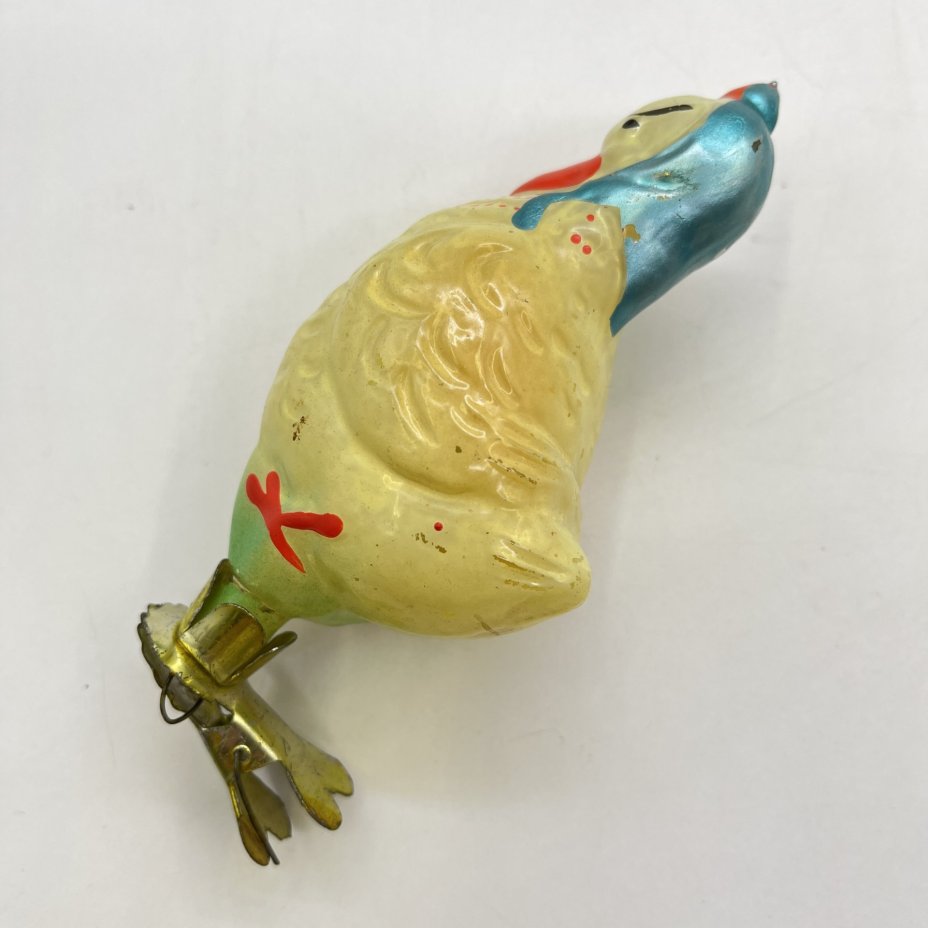 Игрушка елочная на прищепке "Утка в платочке", стекло, роспись, металл, Завод стеклянных ёлочных украшений и оптических изделий, г. Москва, СССР, 1950-1960 гг.