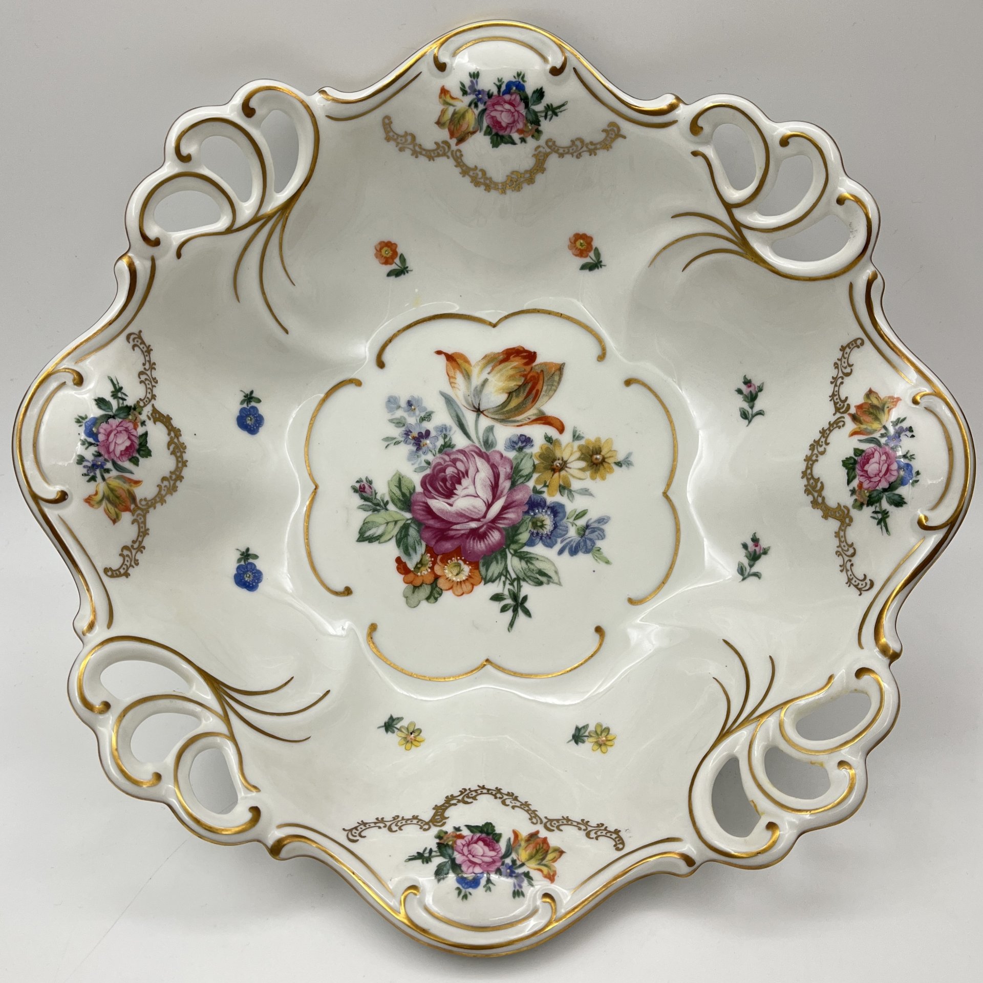 Блюдо (фруктовница) с прорезным бортом "Мейсенский букет"