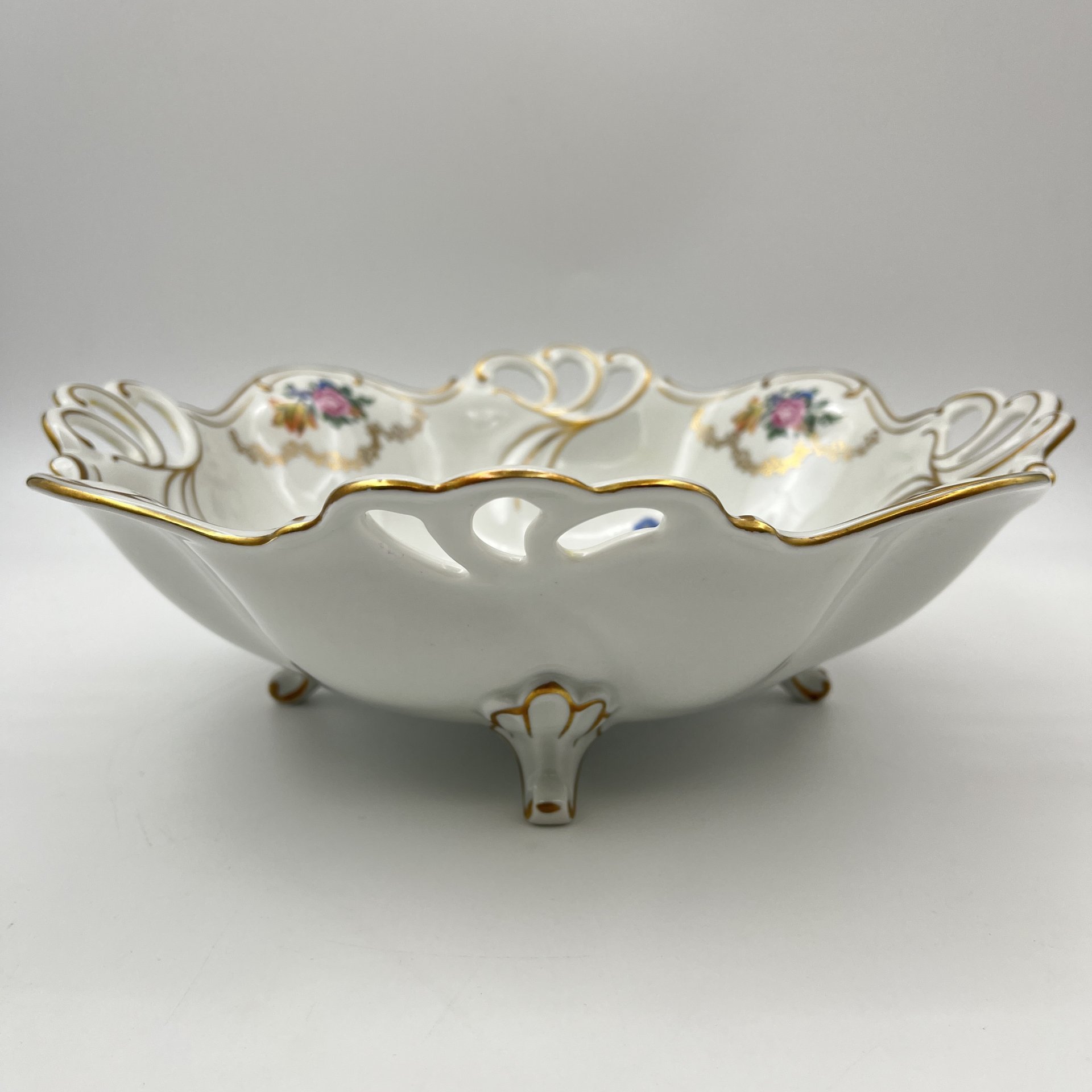 Блюдо (фруктовница) с прорезным бортом "Мейсенский букет"