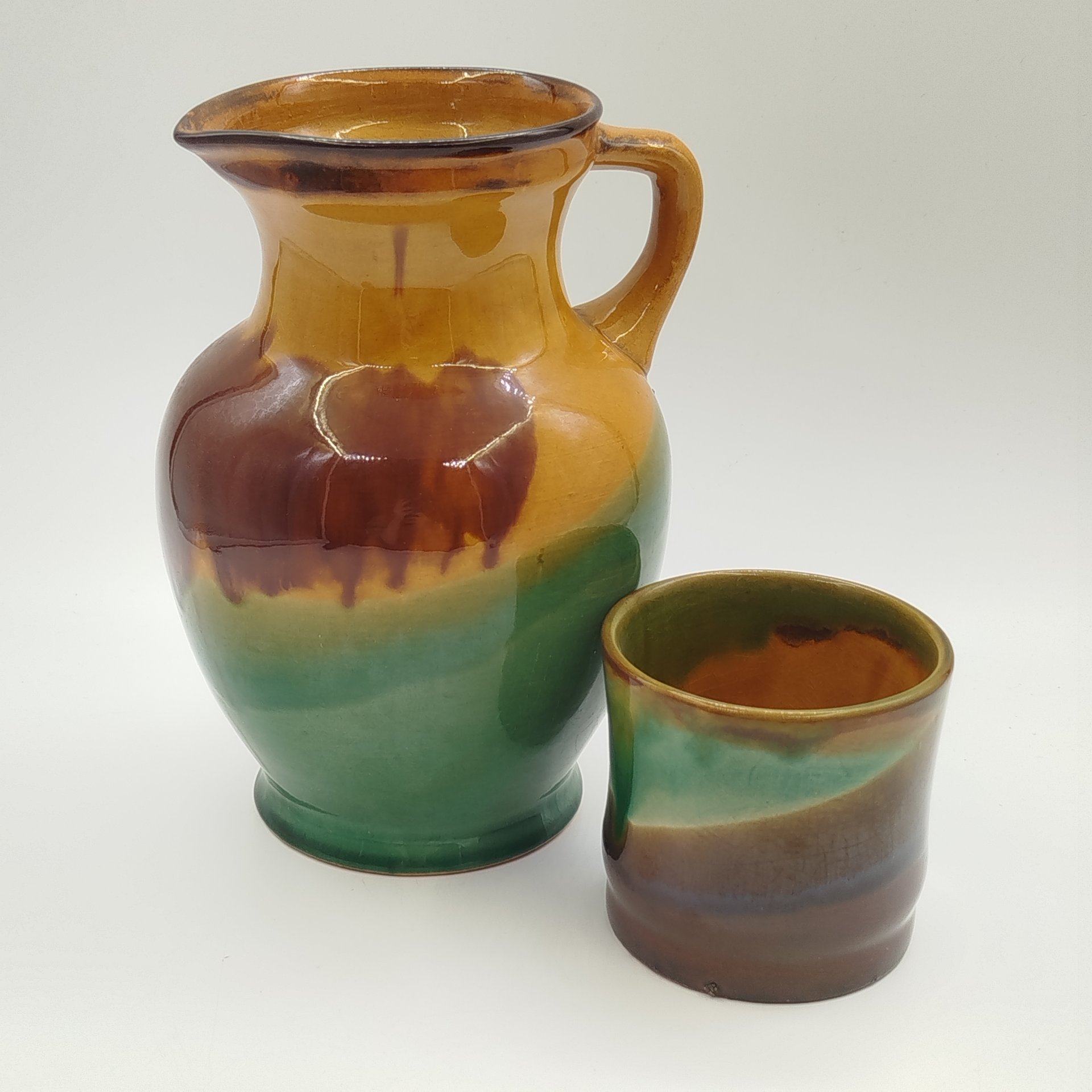 Набор из кувшина и стакана в коричнево-зеленой гамме