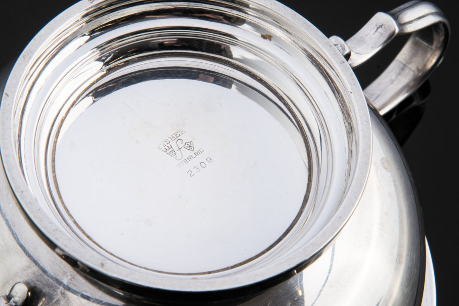 Сахарница округлой формой с боковыми фигурными ручками, Fisher Silversmiths