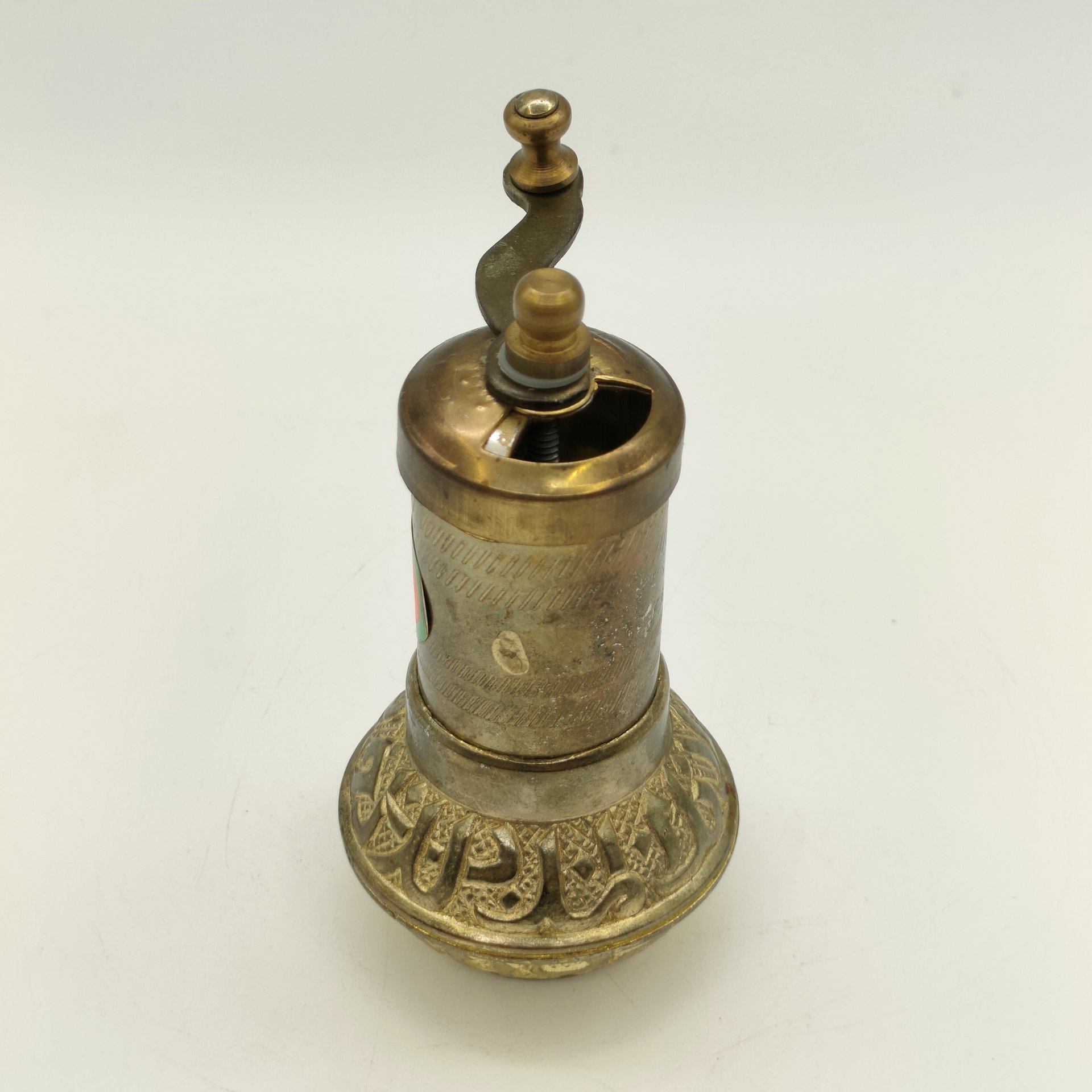 Ручная мельница для приправ и специй с рельефным декором, "Petek Baharat"