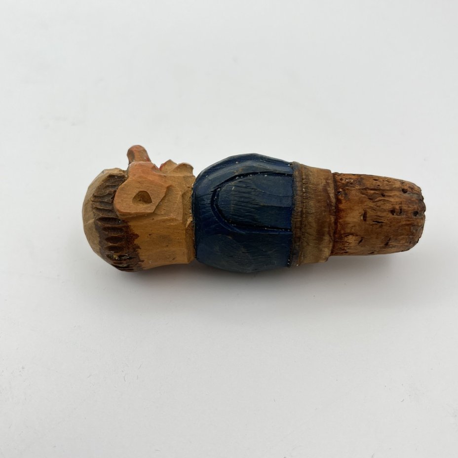 Пробка для бутылки в виде мужчины в костюме