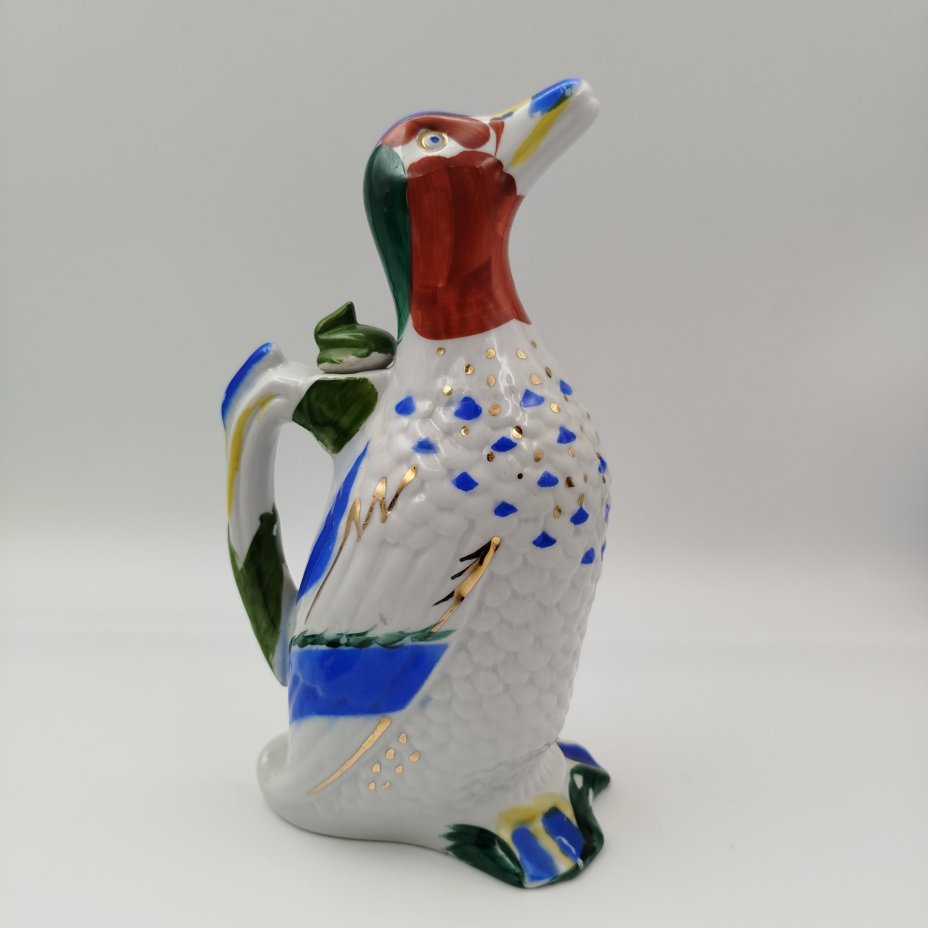Штоф "Утка", скульптор Ризнич И.И., фарфор, роспись, золочение, Ленинградский фарфоровый завод (ЛФЗ), СССР, 1960-1970 гг.