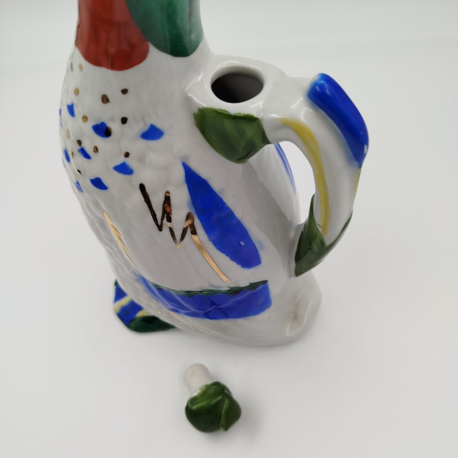 Штоф "Утка", скульптор Ризнич И.И., фарфор, роспись, золочение, Ленинградский фарфоровый завод (ЛФЗ), СССР, 1960-1970 гг.