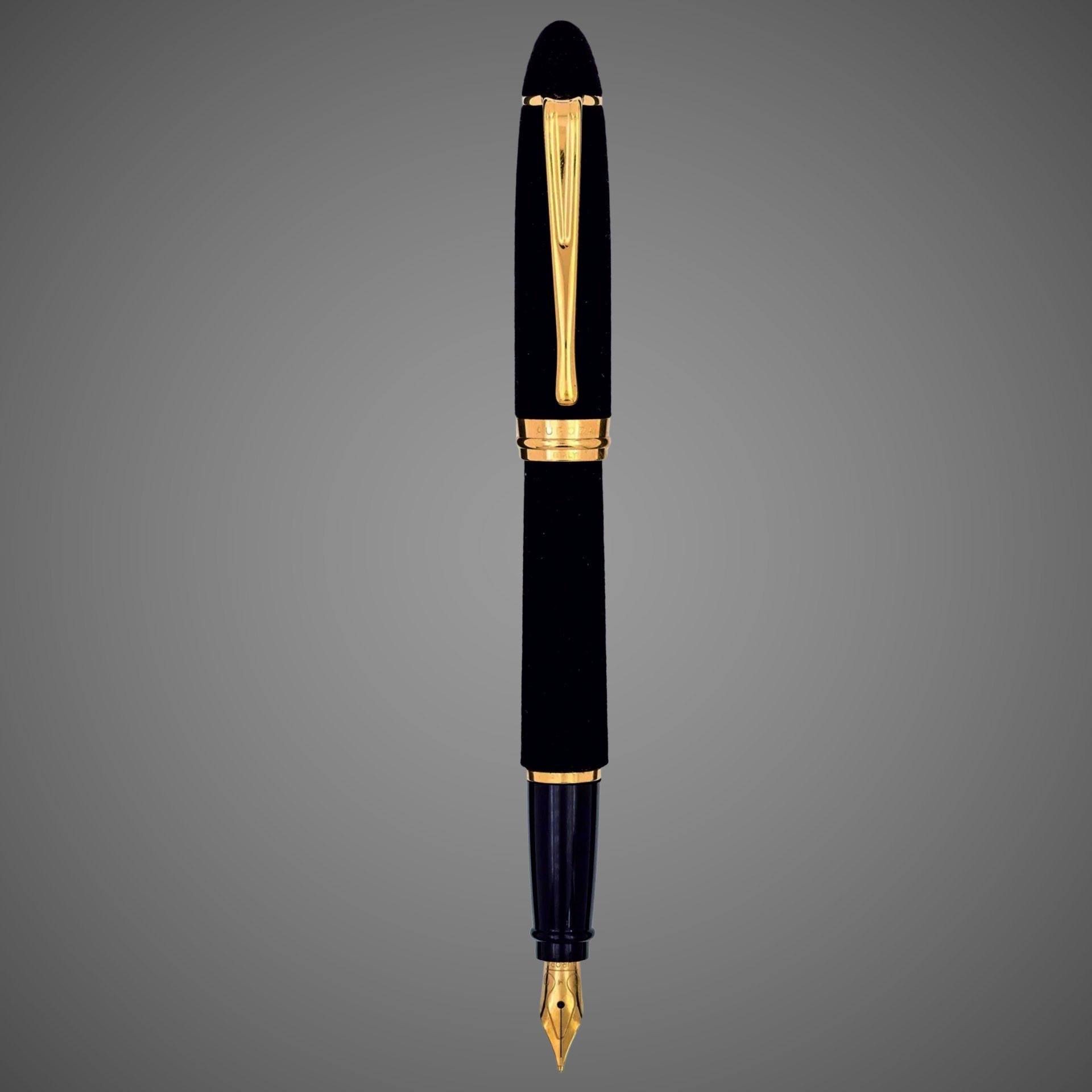 Перьевая ручка Aurora Ipsilon Velvet Black GT, перо - F, в подарочной коробке, Материал ткани: бархат, велюр, позолота, позолота