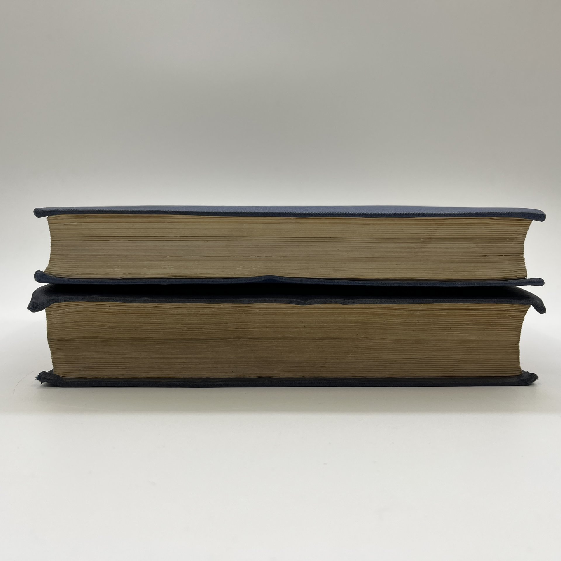 Набор из 2-х книг "Полное собрание сочинений", V и XIV тома, Анатоль Франс, бумага, картон, печать, Издательство «Academia», СССР, 1937 г.