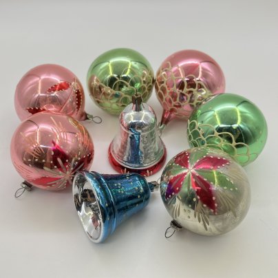Набор из 8-ми винтажных ёлочных игрушек различных форм и расцветок, стекло, краска, металл, СССР, 1970-1990 гг.
