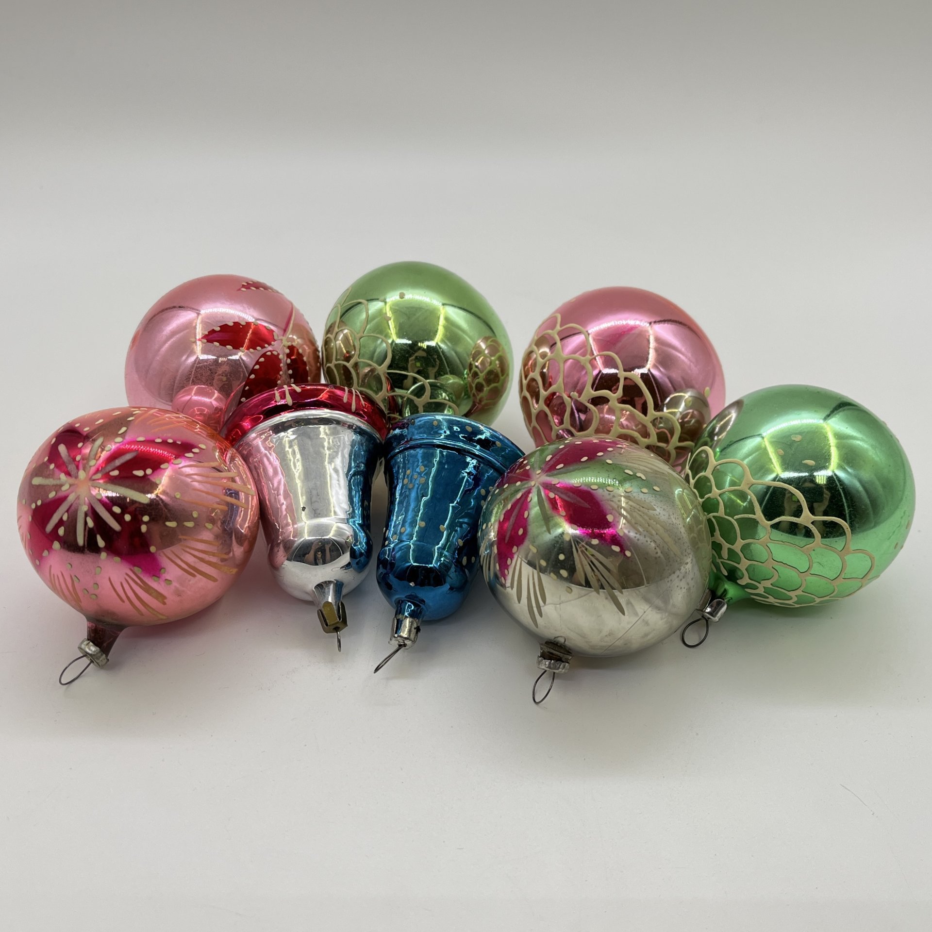 Набор из 8-ми винтажных ёлочных игрушек различных форм и расцветок, стекло, краска, металл, СССР, 1970-1990 гг.