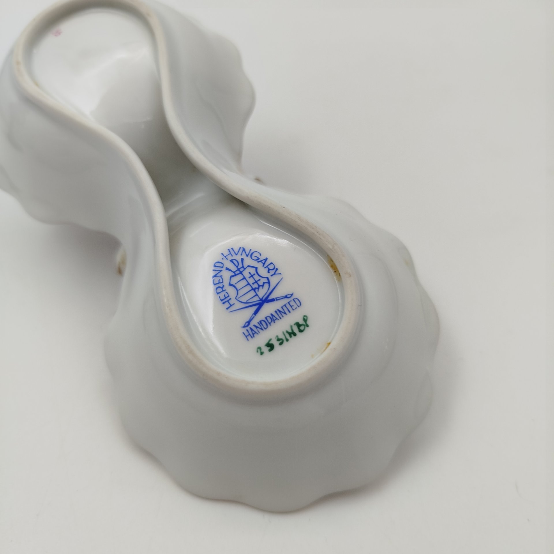 Солонка двухсекционная, выполненная в фирменном дизайне "Chinese Bouquet/Apponyi Purpur", Herend (Херенд)